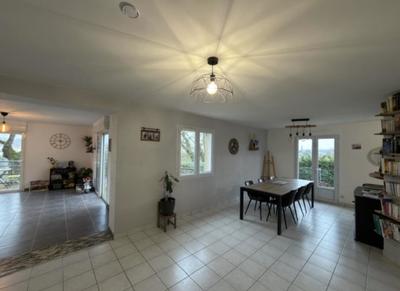 Maison - 138 m² - 5 pièces