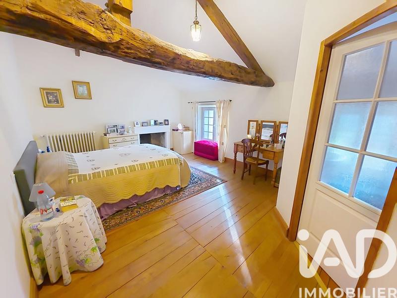 Maison - 290 m² - 8 pièces