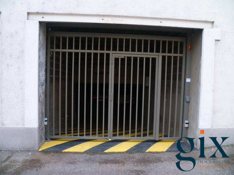 Parking / Garage - 30 m²