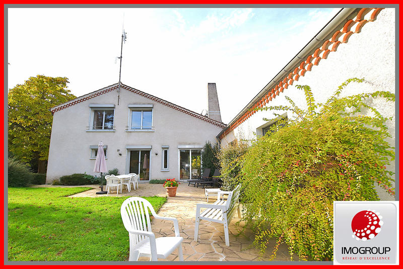 Maison - 254 m² - 12 pièces