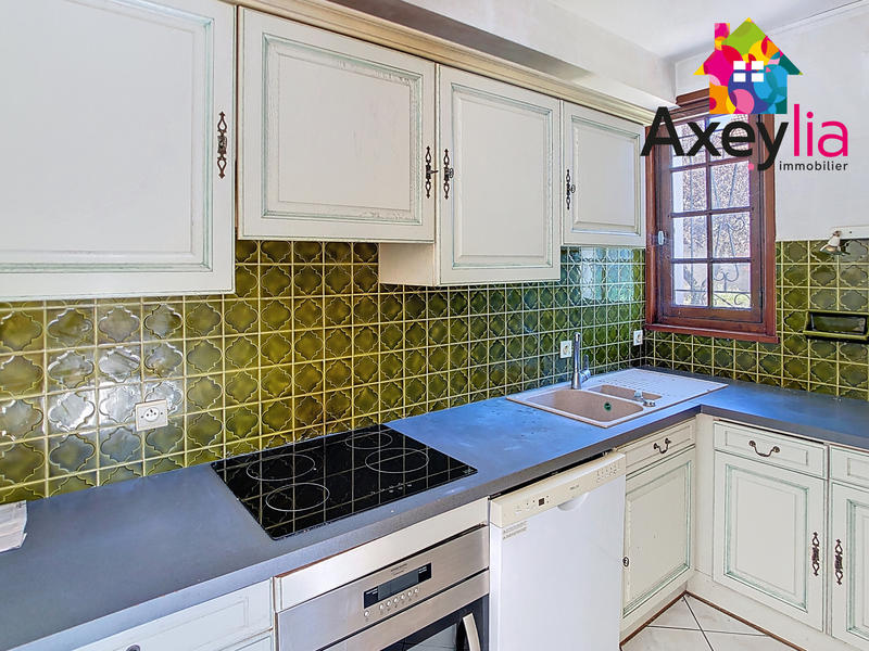 Maison - 179 m² - 9 pièces