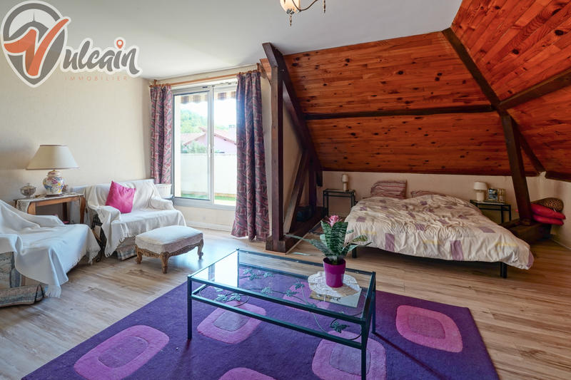 Maison - 207 m² - 5 pièces