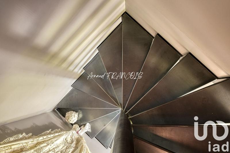 Maison - 184 m² - 9 pièces