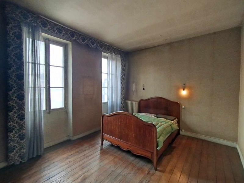Propriété - 280 m² - 10 pièces