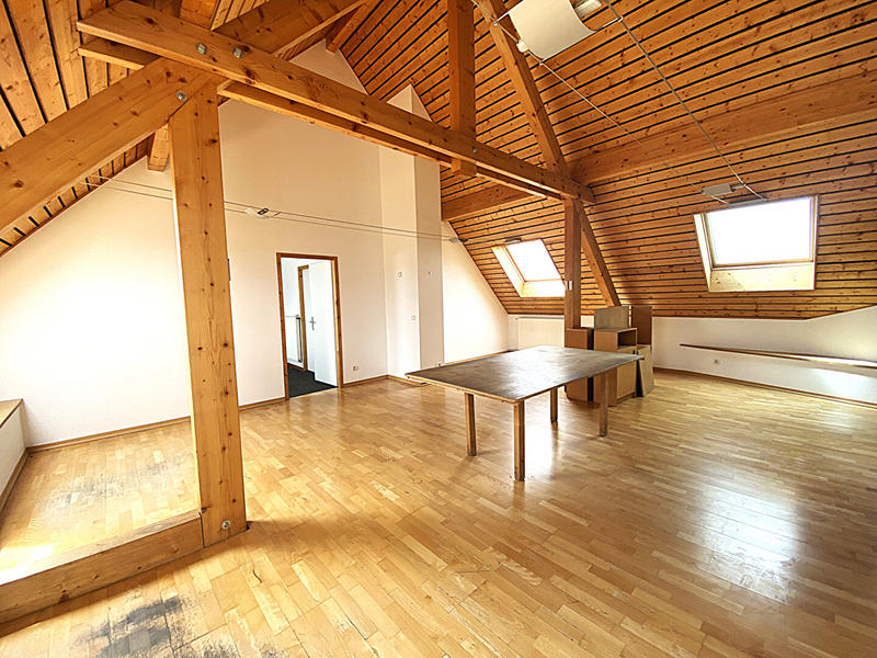 Maison - 447 m² - 8 pièces