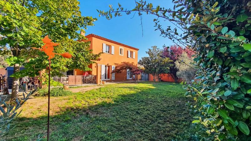 Maison - 204 m² - 5 pièces