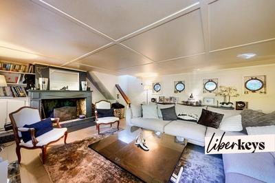 Maison - 220 m² - 6 pièces