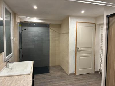 Maison - 210 m² - 10 pièces