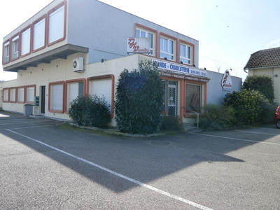 Local commercial - 211 m² - 4 pièces