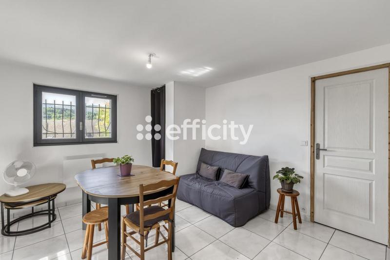 Maison - 182 m² - 7 pièces