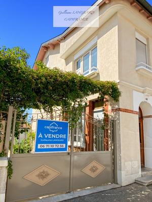 Maison - 207 m² - 9 pièces