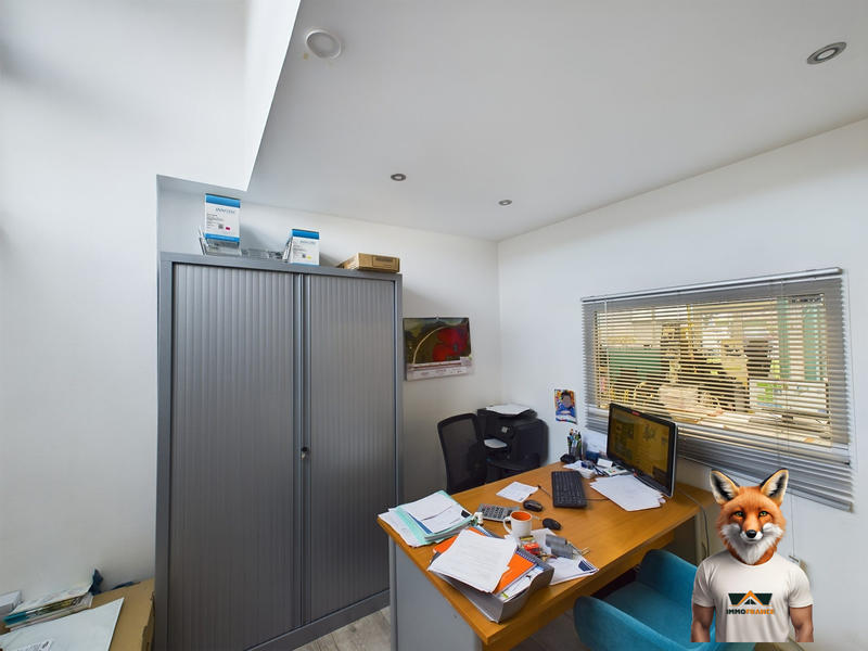 Local commercial - 393 m² - 4 pièces