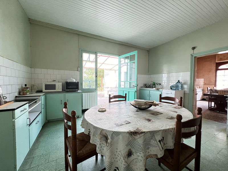 Maison - 225 m² - 9 pièces