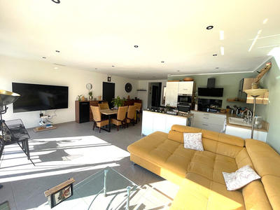 Maison - 92 m² - 3 pièces