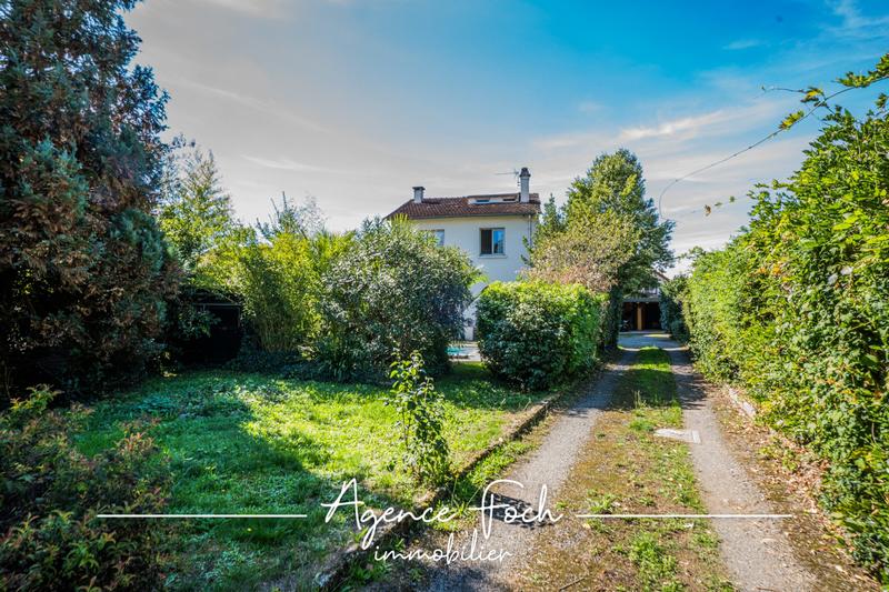 Maison traditionnelle - 250 m² - 5 pièces