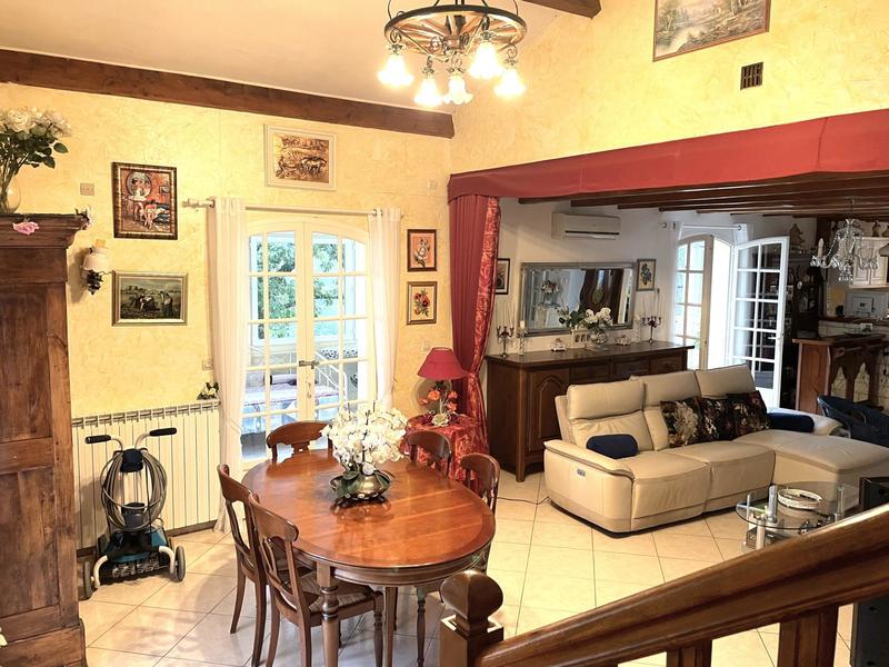 Maison - 161 m² - 6 pièces