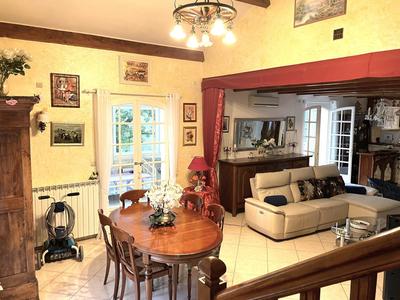 Maison - 161 m² - 6 pièces