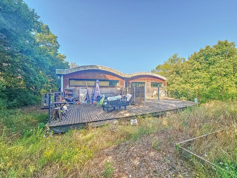 Maison - 260 m² - 9 pièces