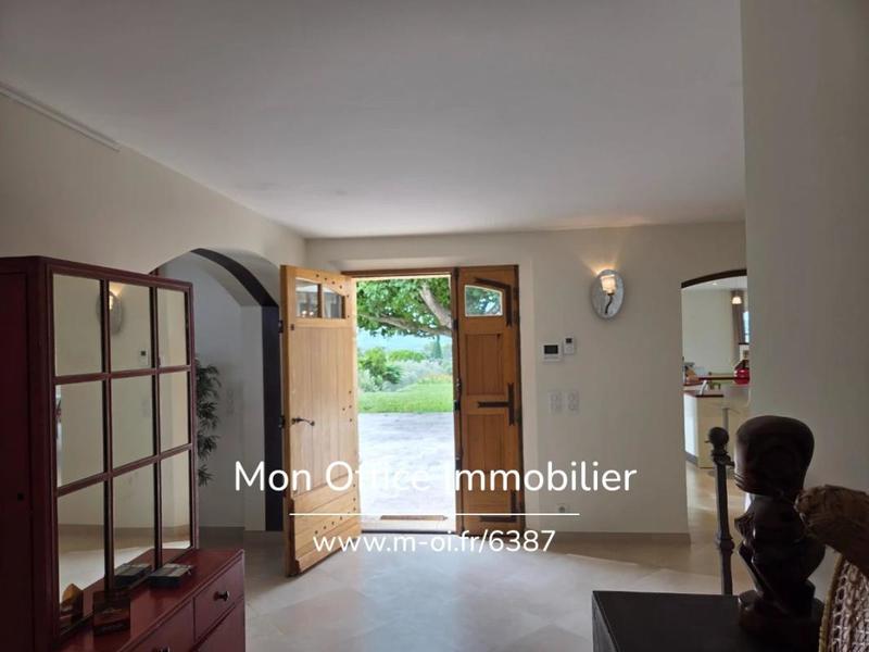 Propriété - 340 m² - 7 pièces