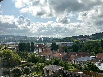 Maison - 106 m² - 6 pièces