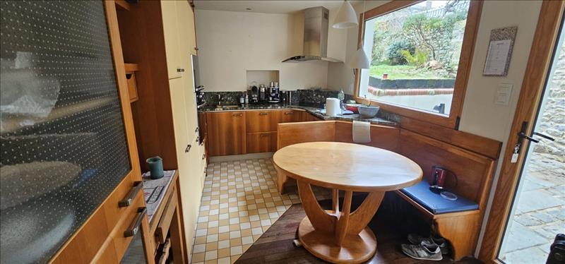 Demeure - 204 m² - 8 pièces