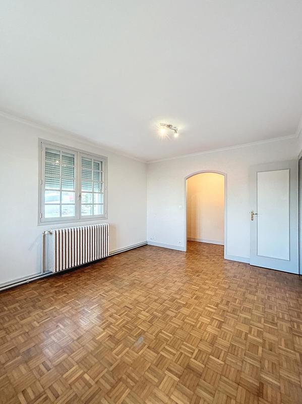 Maison - 212 m² - 7 pièces