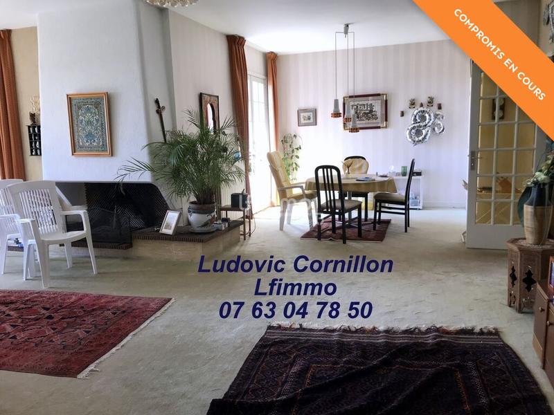 Maison - 207 m² - 11 pièces