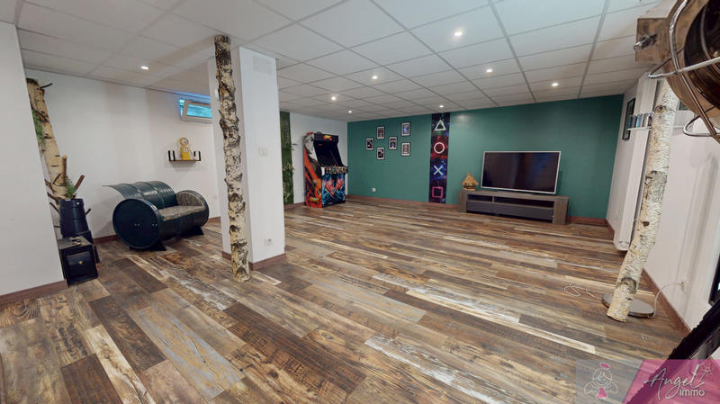 Maison - 234 m² - 10 pièces