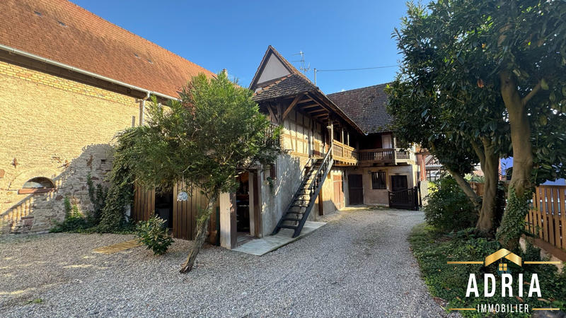 Maison traditionnelle - 304 m² - 9 pièces