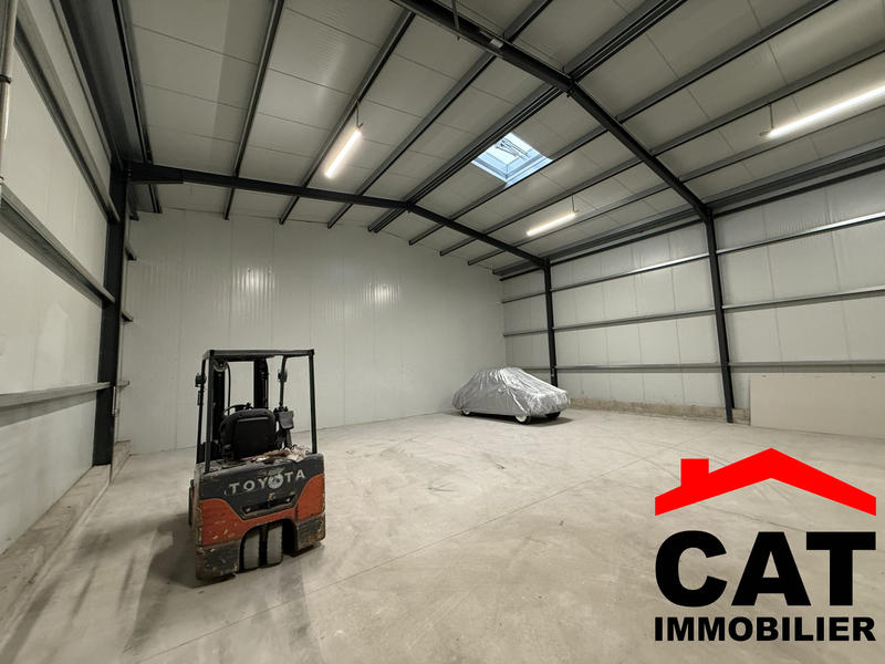 Entrepôt - 241 m²