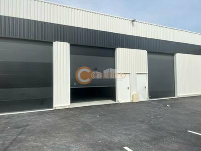 Local d'activité / Entrepôt - 169 m²