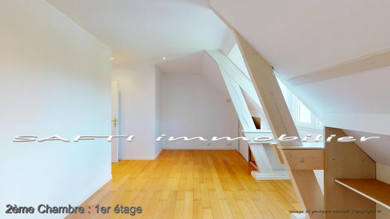 Maison - 182 m² - 7 pièces