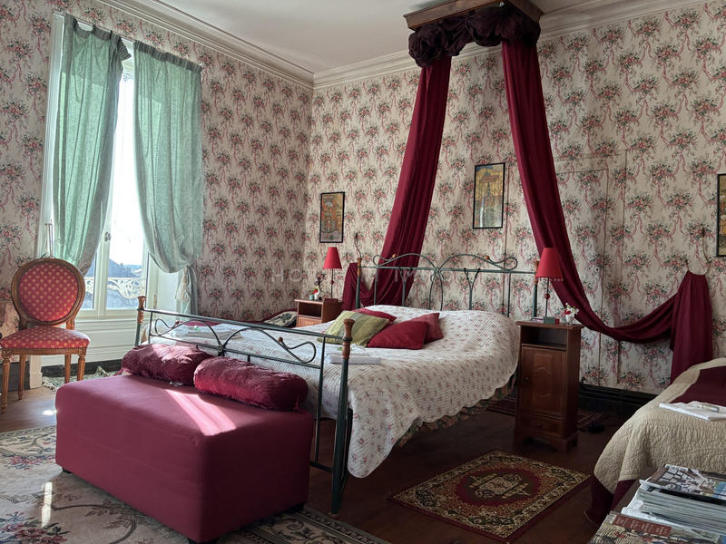 Château - 483 m² - 10 pièces