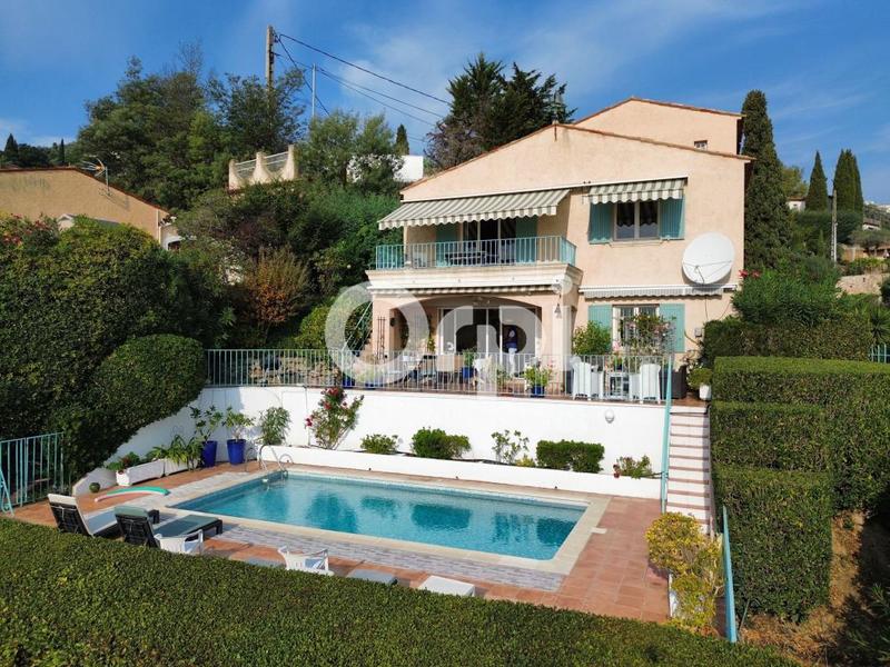 Villa - 191 m² - 6 pièces