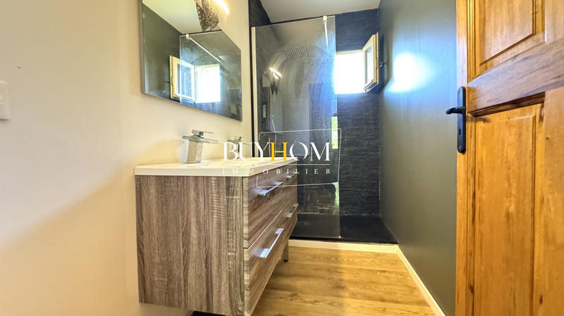 Maison - 240 m² - 7 pièces