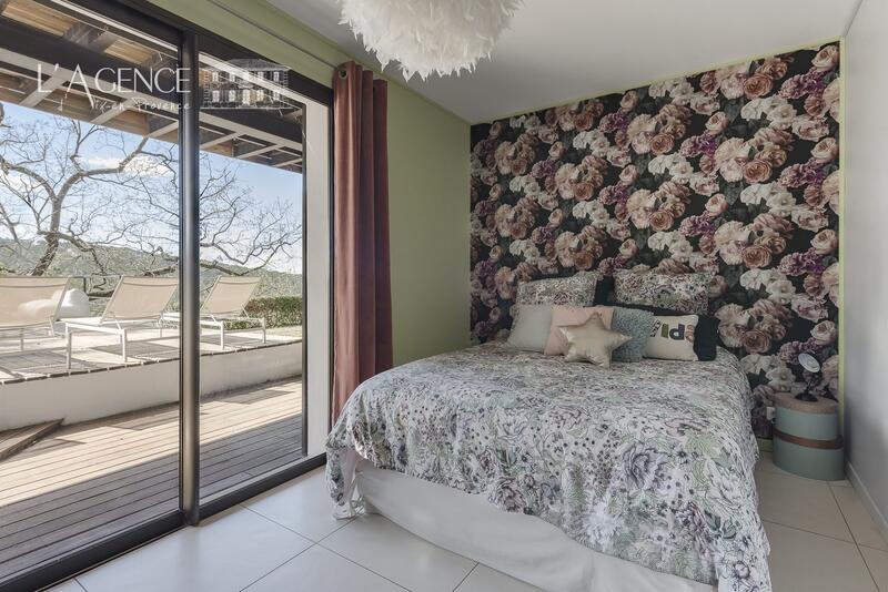 Maison - 215 m² - 6 pièces