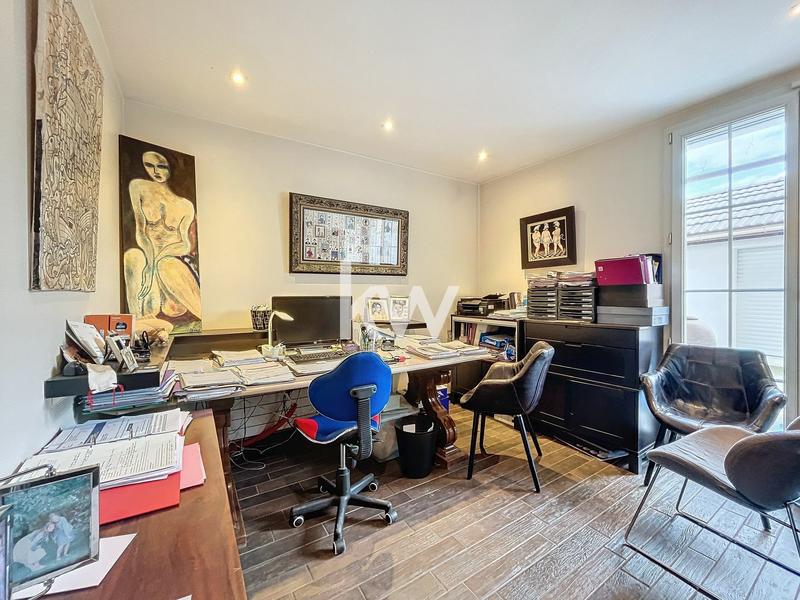 Maison - 200 m² - 7 pièces