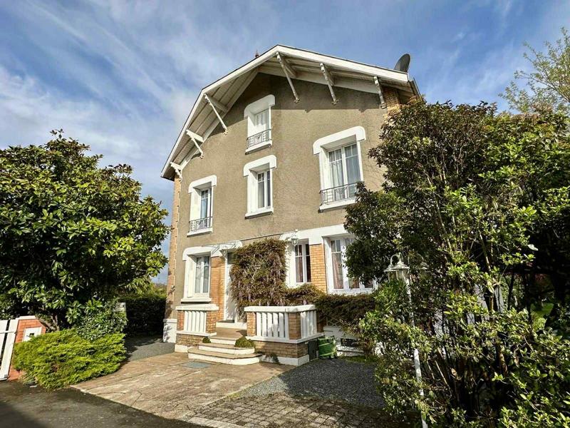 Maison - 170 m² - 7 pièces