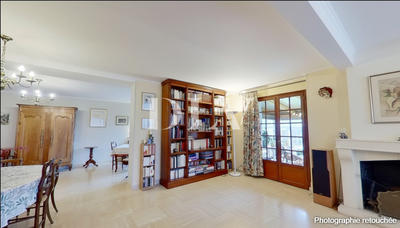 Maison - 220 m² - 8 pièces