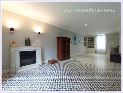 Maison - 267 m² - 9 pièces