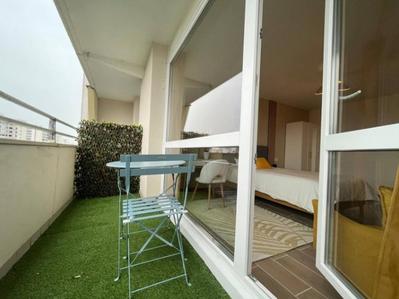 Appartement - 104 m² - 6 pièces