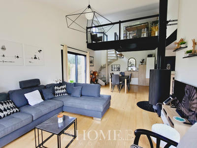 Maison - 212 m² - 10 pièces