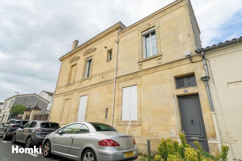 Maison - 270 m² - 8 pièces