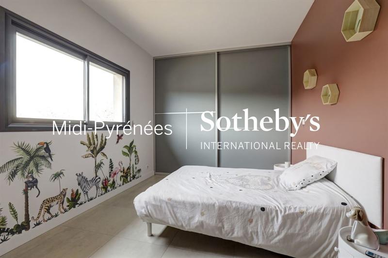 Maison - 320 m² - 9 pièces