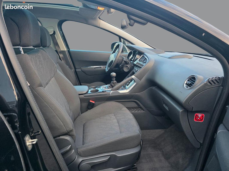 Peugeot 3008 - 1.6 HDi 115 Cv Allure