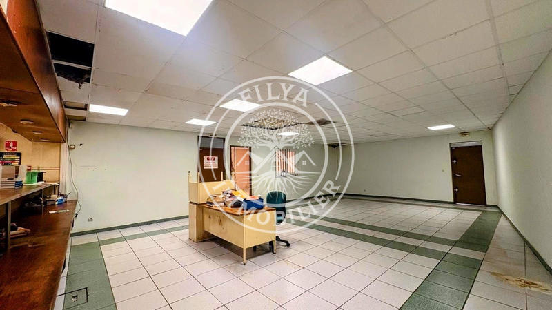 Entrepôt - 435 m²