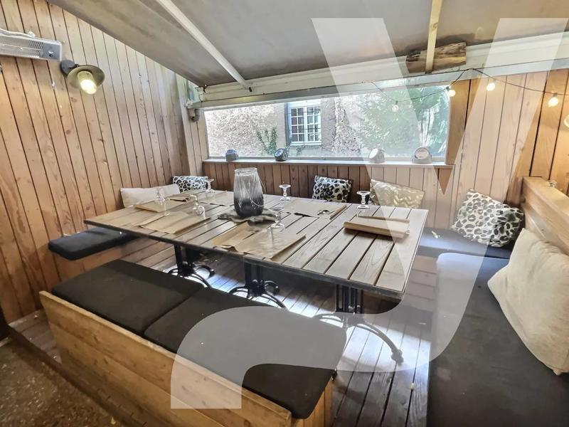 Local commercial - 263 m² - 5 pièces