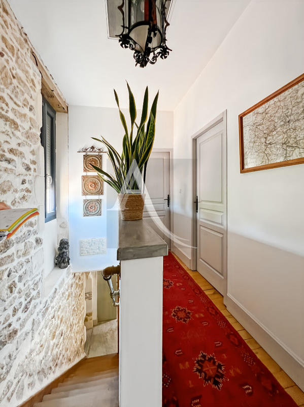 Maison - 180 m² - 7 pièces