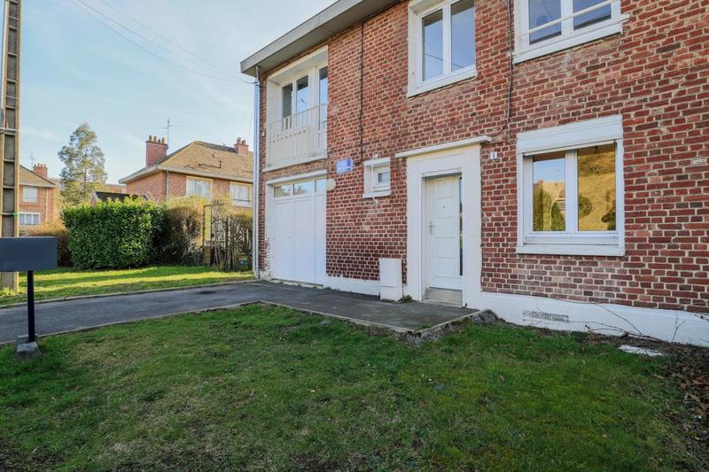 Maison - 95 m² - 5 pièces