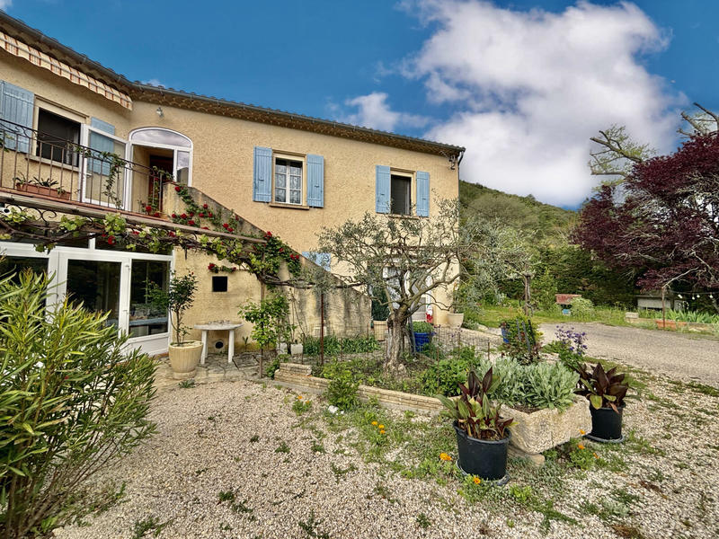 Maison - 204 m² - 8 pièces